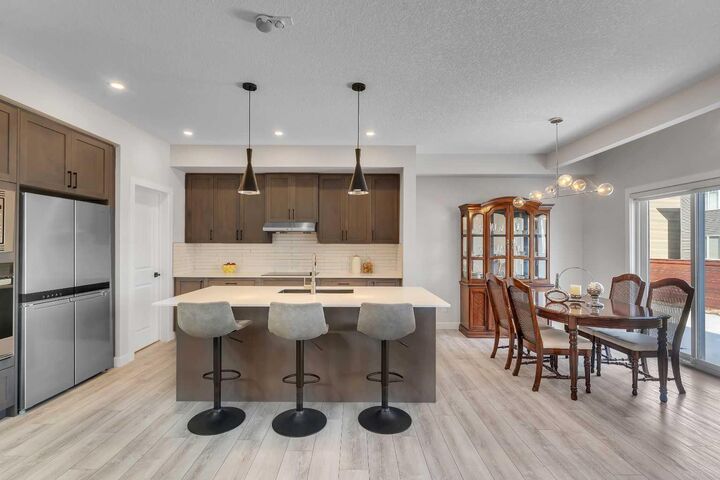 Property Photo: 674 Creekmill Court SW AB T4B 5J8