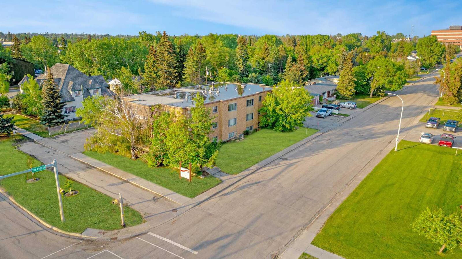Property Photo:  9932 105 Avenue 205  AB T8V 1G9 