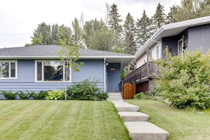 1333 Rosehill Drive NW — photo 1