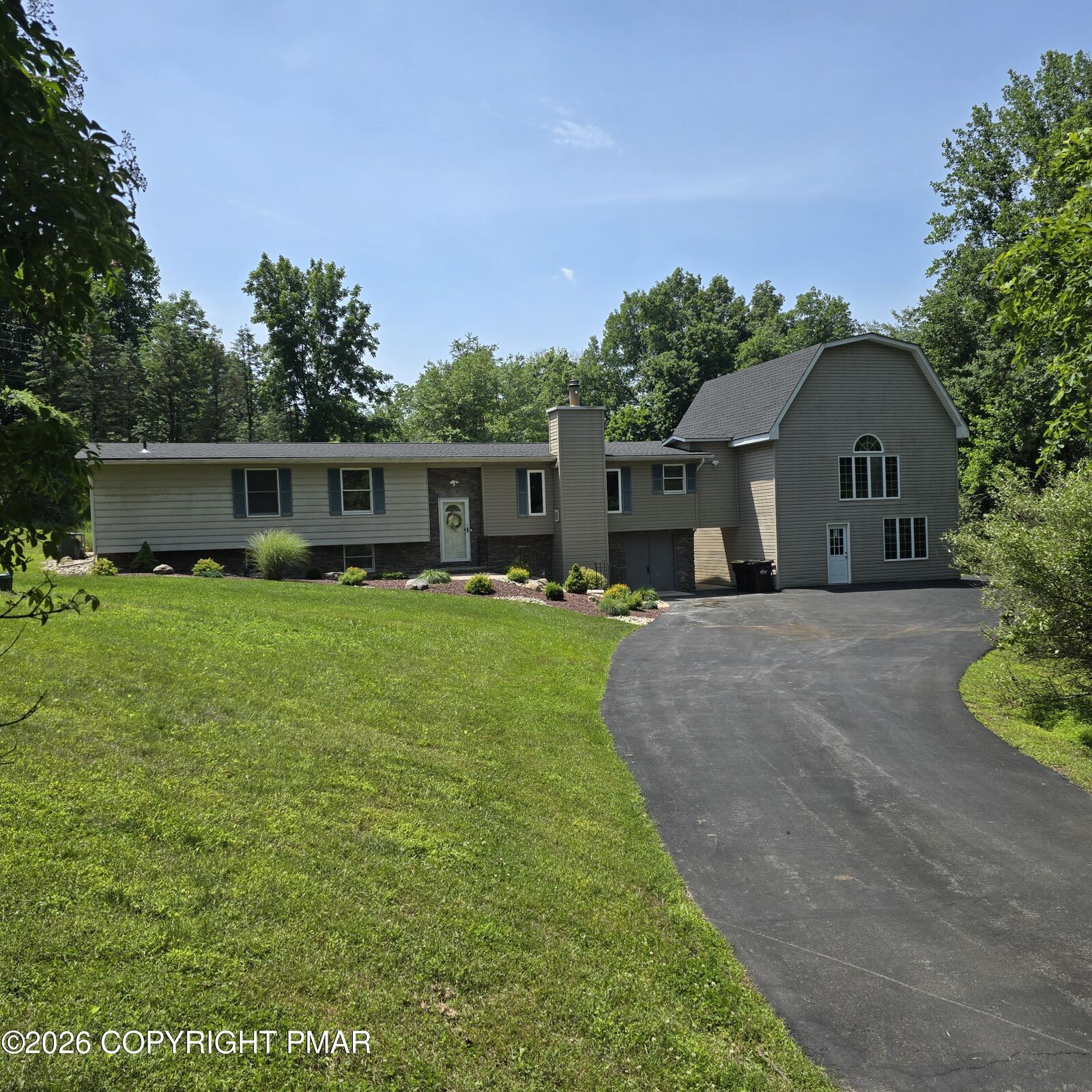 Property Photo: 226 Circle Drive S PA 18353