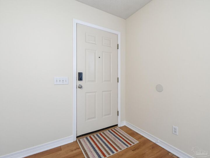 Property Photo: 5512 Woodsman Ct FL 32506