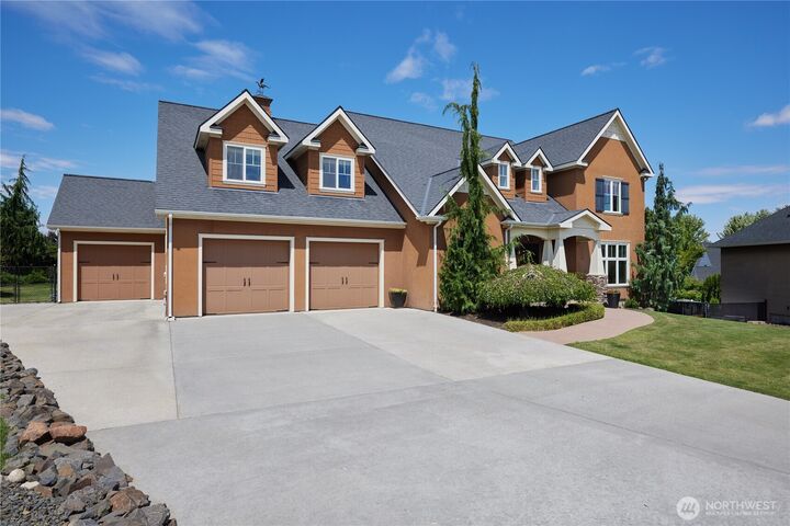 Property Photo: 412 Coyote Ridge Drive WA 99362