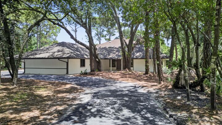 Property Photo:  1975 SW Saint Andrews Drive  FL 34990 