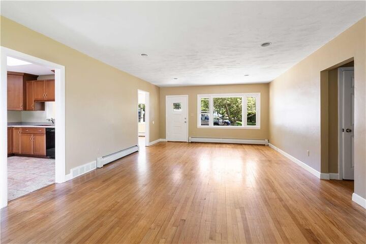 Property Photo:  278 Green End Avenue  RI 02842 