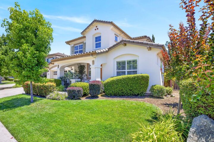 Property Photo:  15090 Bellini Way  CA 95037 