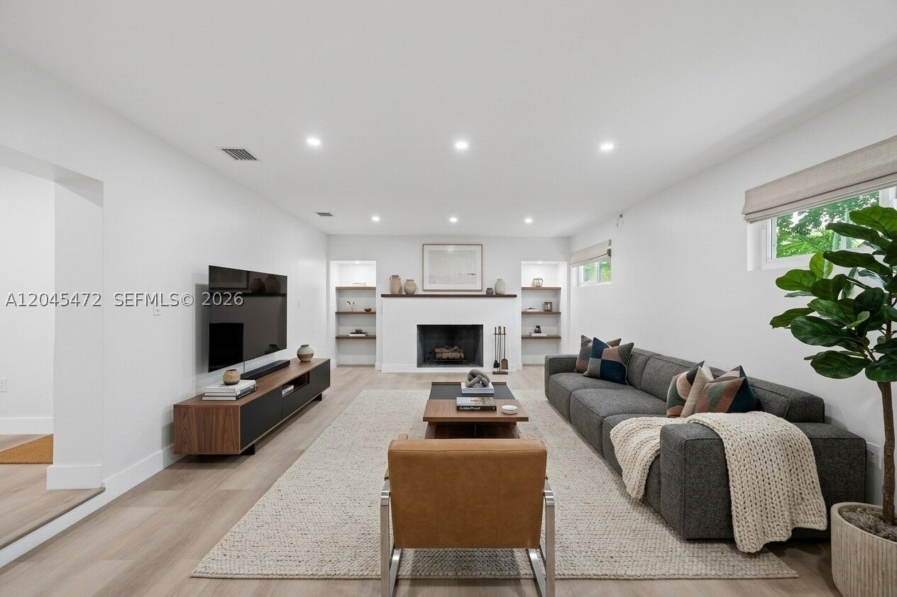 Property Photo:  14325 NE 8th Ave  FL 33161 
