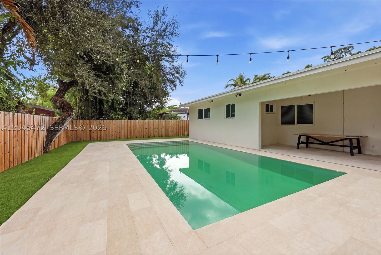 Property Photo: 14325 NE 8th Ave FL 33161