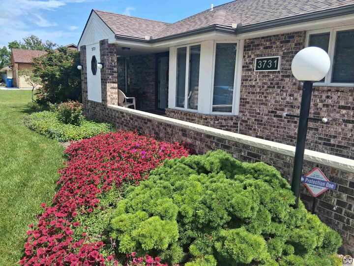 Property Photo:  3731 SE 27th St  KS 66605 