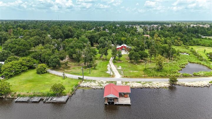 Property Photo:  935 Bagdad Road  LA 70669 