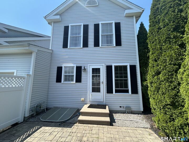 Property Photo:  12 West Sussex Place 12  CT 06443 