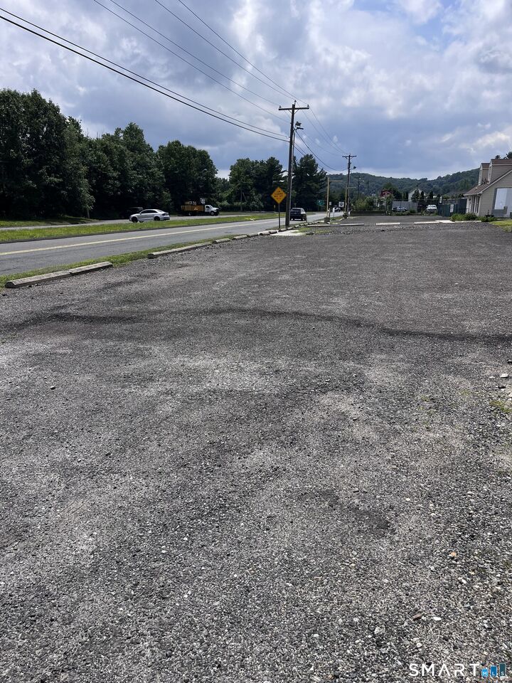 Property Photo: 698A Derby Avenue CT 06483