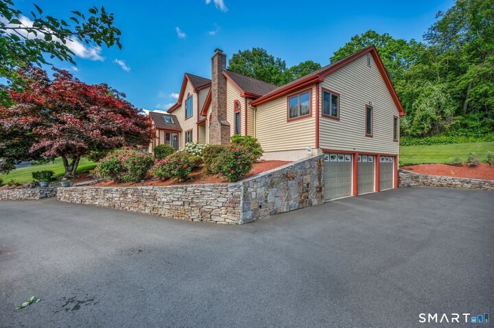 Property Photo:  604 Brownstone Ridge  CT 06451 