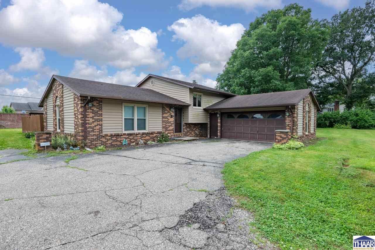 Property Photo: 101 E Southglen Road IN 47802