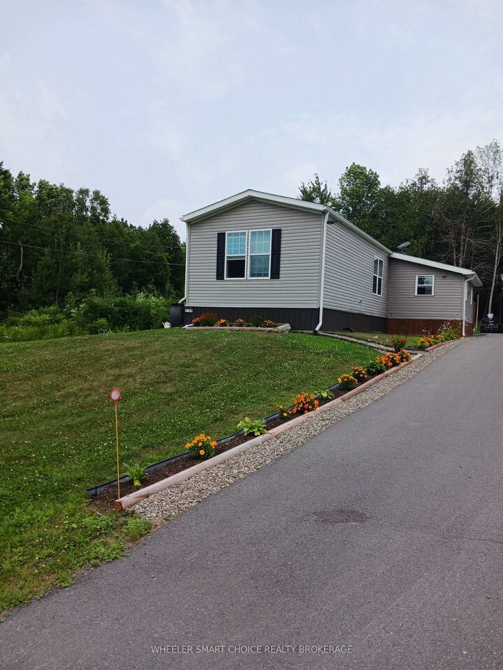 2729 Crows Nest Road E — photo 1