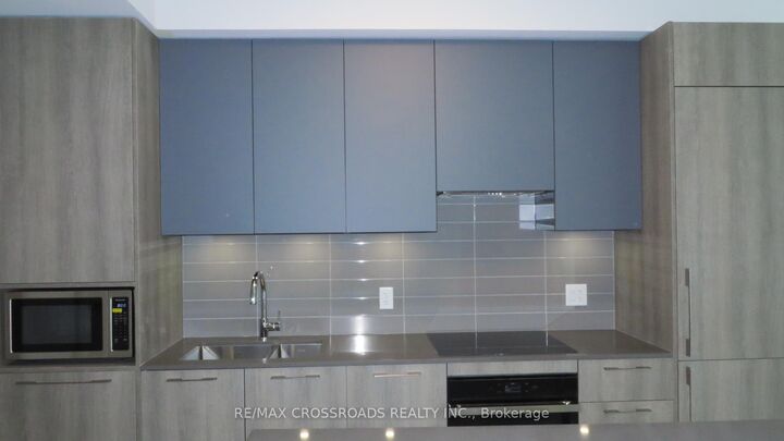 Property Photo:  18 Water Walk Drive 610  ON L3R 6L5 