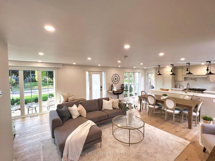 Property Photo: 2212 Urwin Crescent ON L6L 2T2