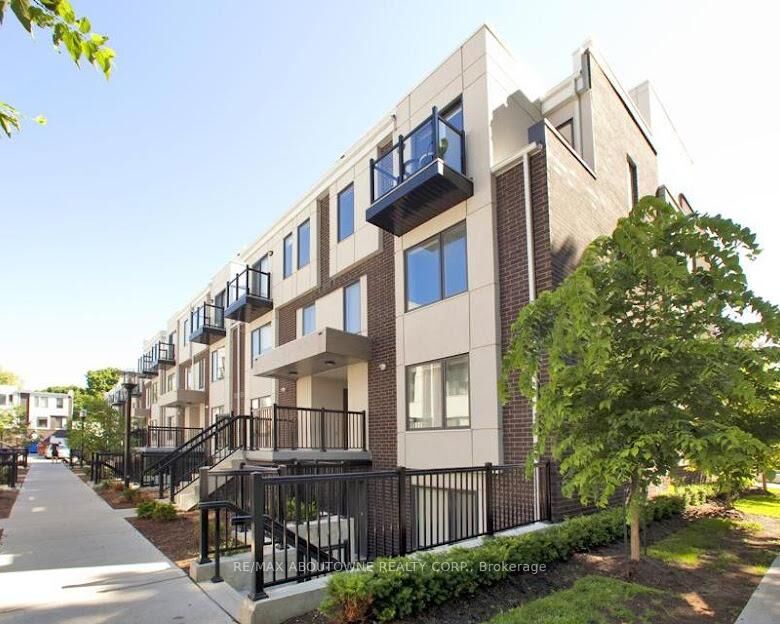 Property Photo: 35 Valley Woods Road 513 ON M3A 2R5