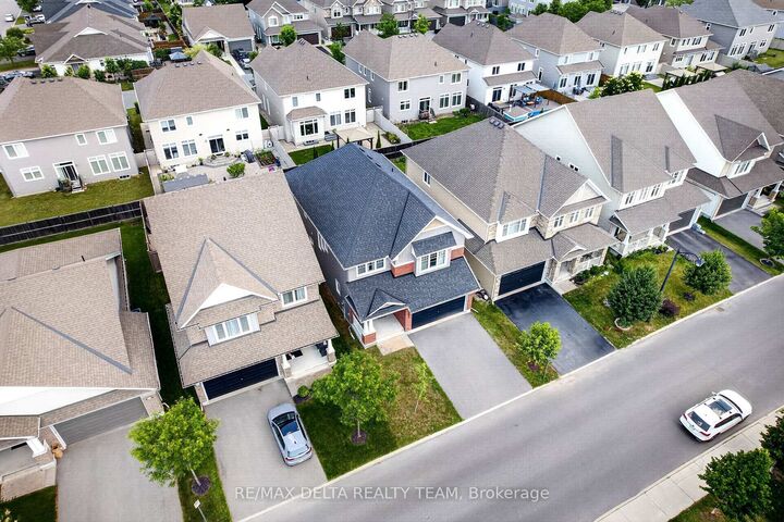 Property Photo: 2834 Grand Canal Street ON K2J 6E4