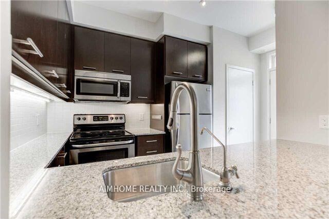 Property Photo:  370 Square One Drive 27  ON L5B 0E6 