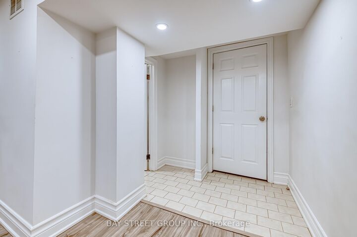 Property Photo:  99 Cherrywood Drive Bsmt  ON L3Y 2X6 