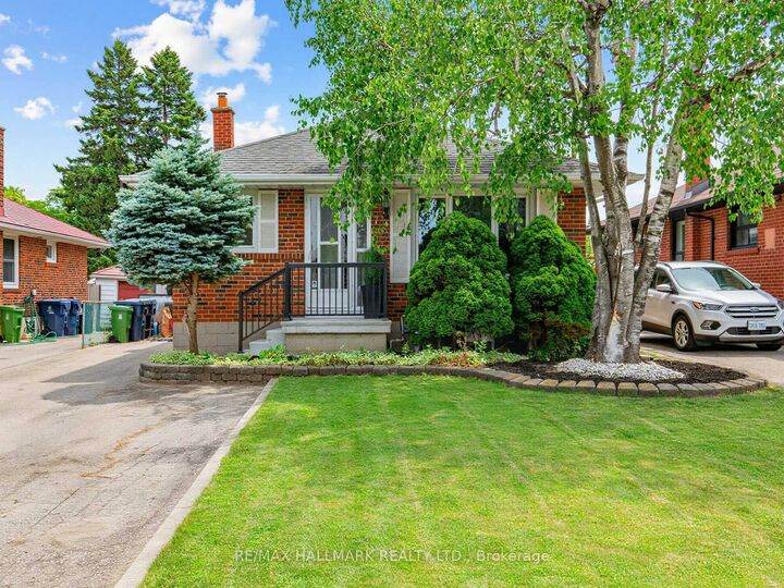 Property Photo: 7 Penworth Road ON M1R 4P2