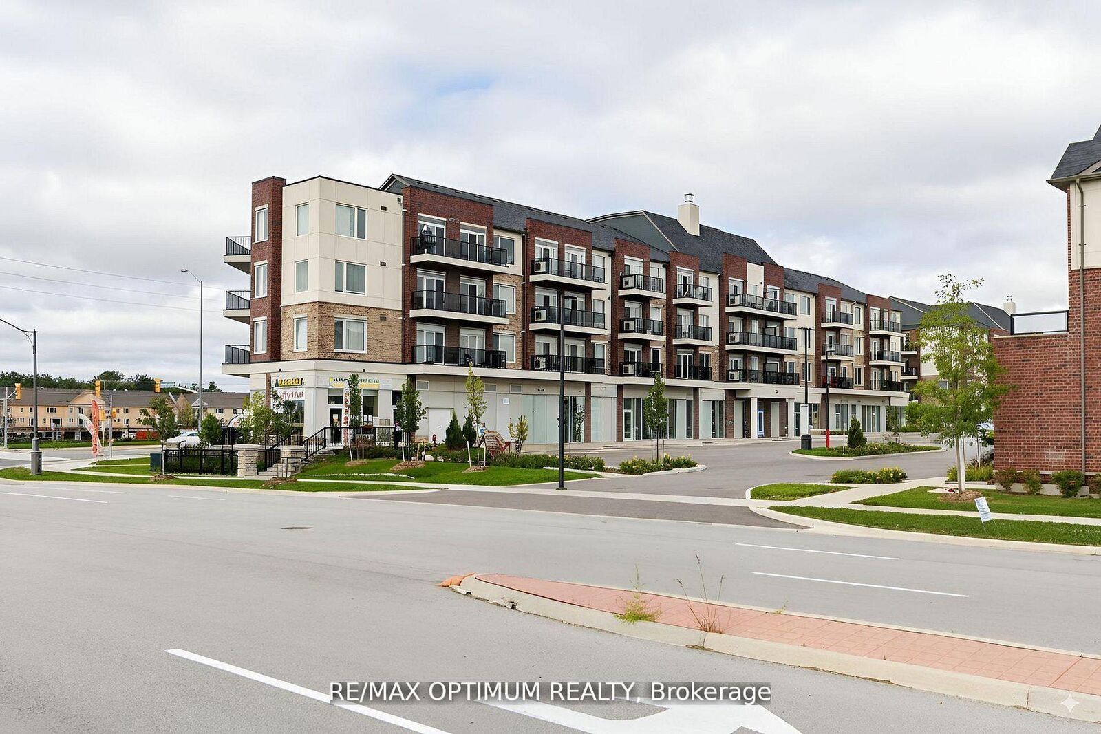 Property Photo:  50 Sky Harbour Drive 402  ON L6Y 6B8 