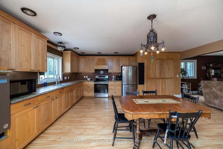 114 Victoria Street — photo 1