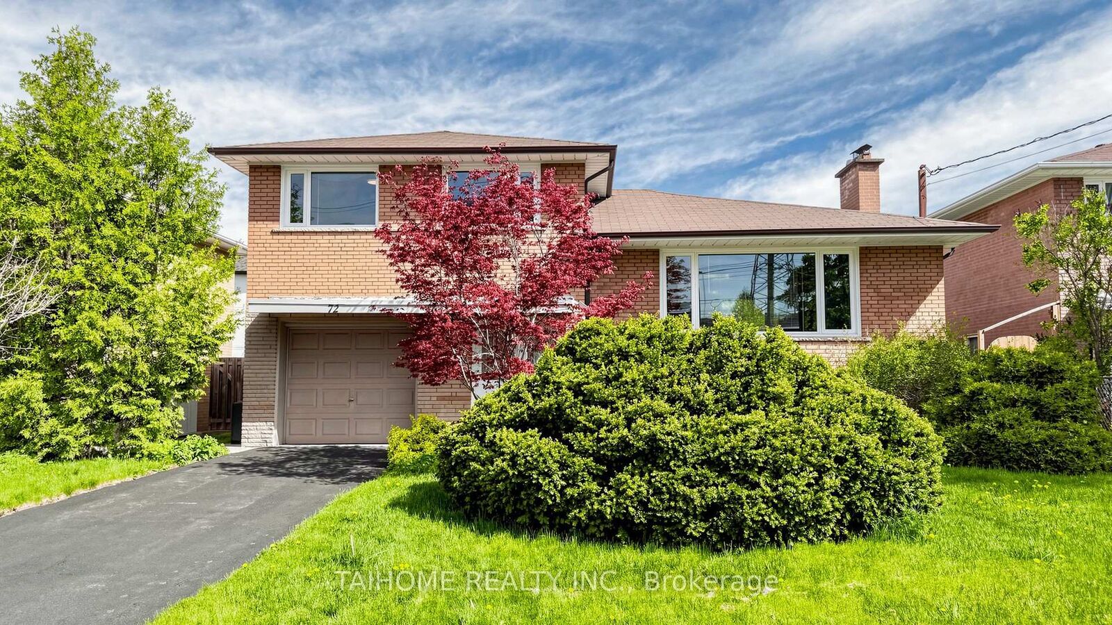 Property Photo: 72 Bowerbank Drive ON M2M 2A1