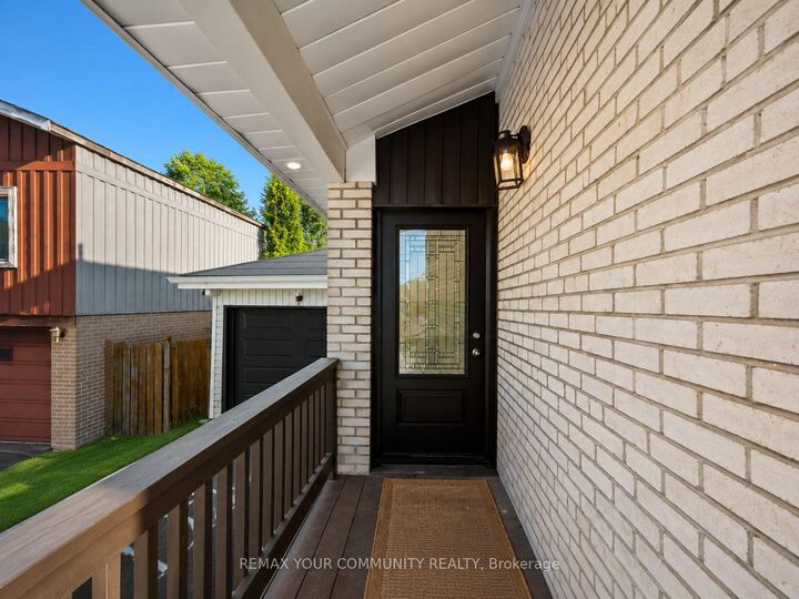 Property Photo:  11 Webster Drive Main  ON L4G 2A4 