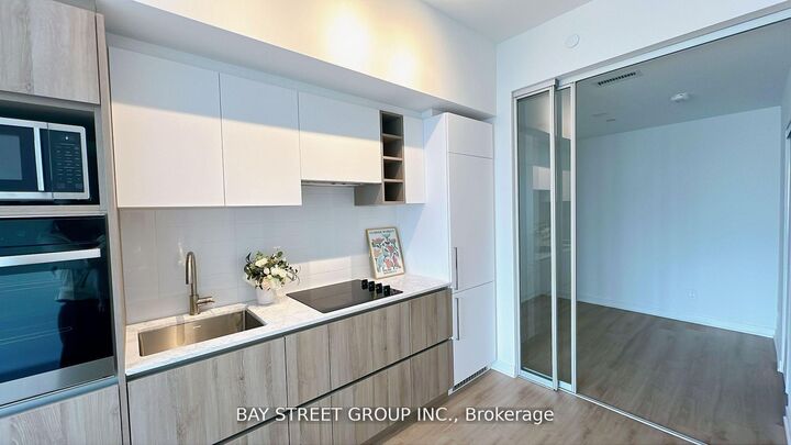 Property Photo:  319 Jarvis Street 2608  ON M5B 0C8 