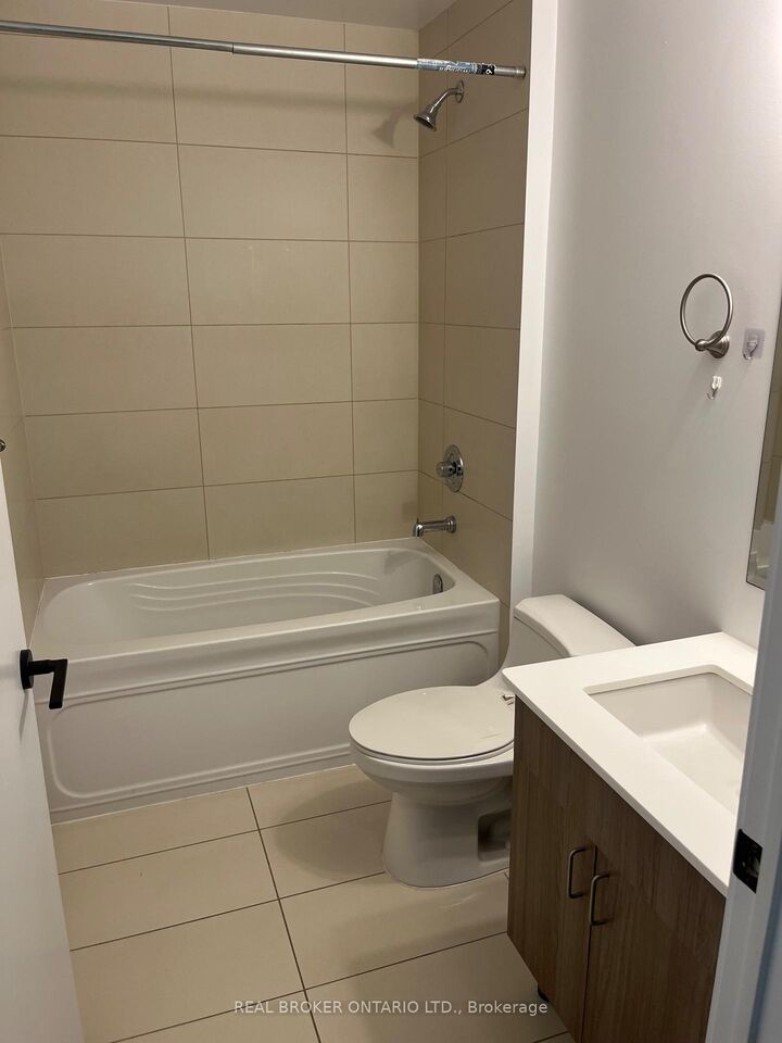 Property Photo:  426 University Avenue 2707  ON M5G 1S9 
