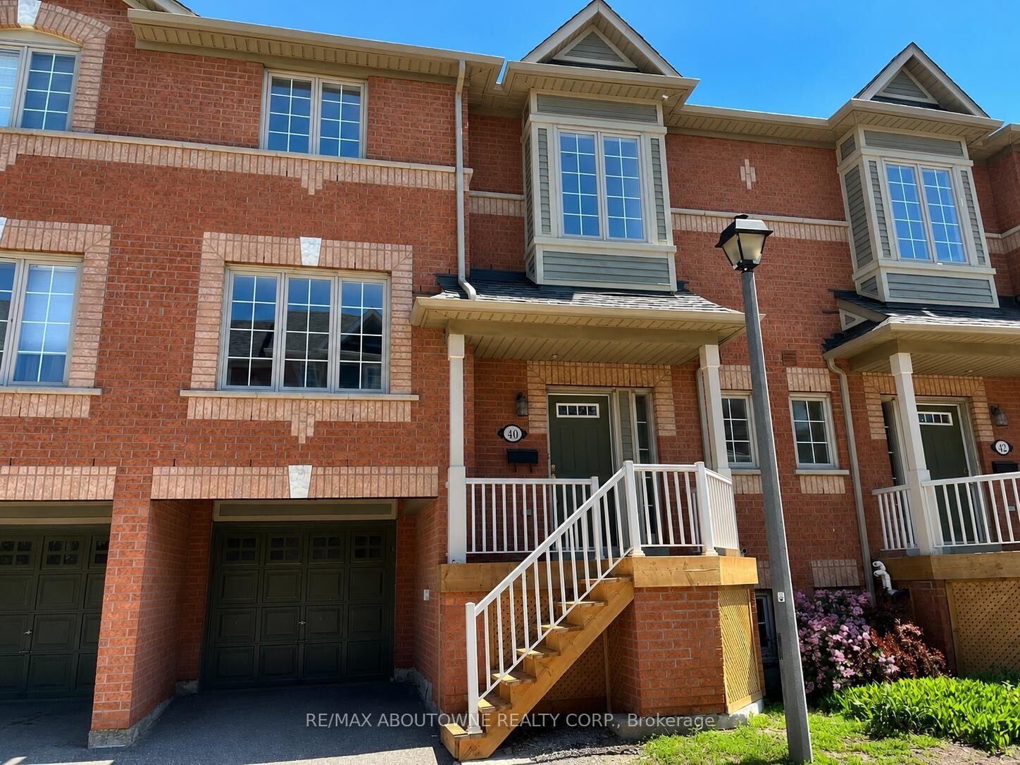 Property Photo:  5031 East Mill Road 40  ON L5V 2M5 