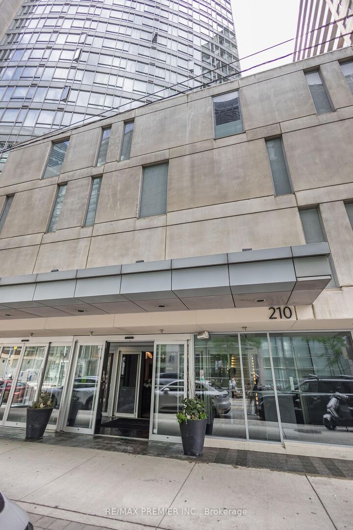 Property Photo: 210 Victoria Street 4407 ON M5B 2R3