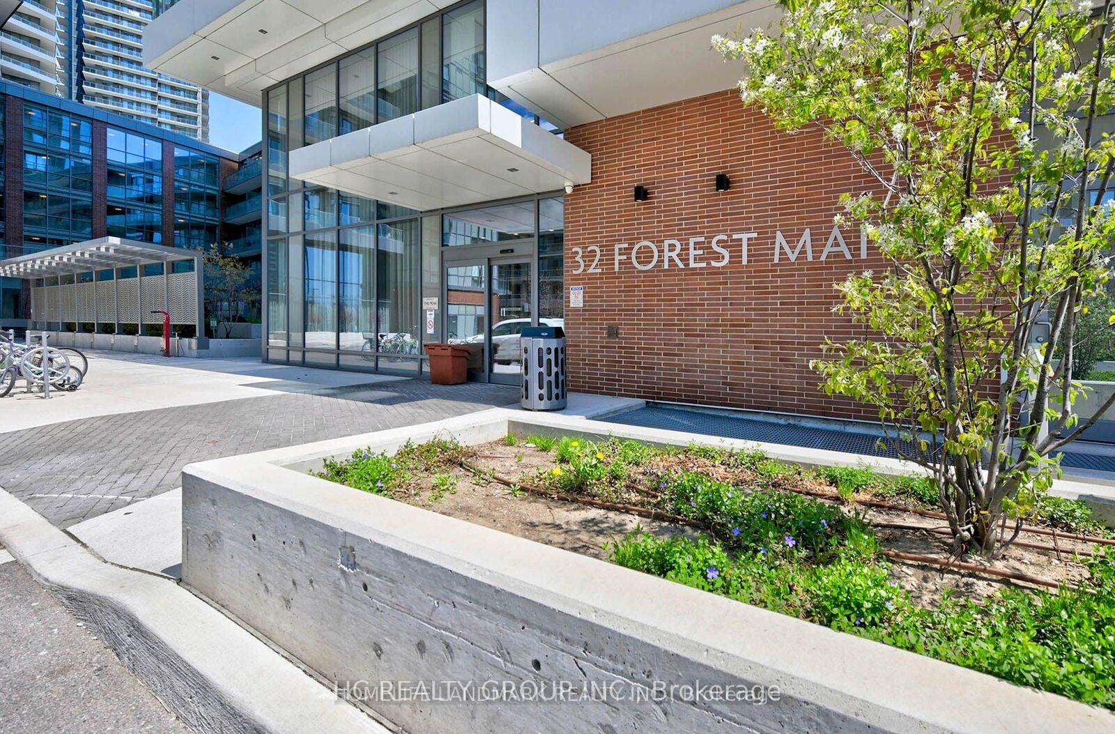 Property Photo:  32 Forest Manor Road 1507  ON M2J 0H2 