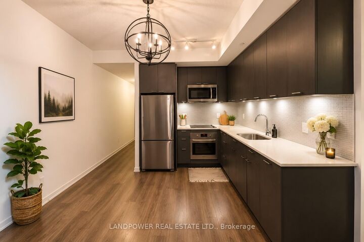 Photo de la propriété:  56 Forest Manor Road 2310  ON M2J 1M1 
