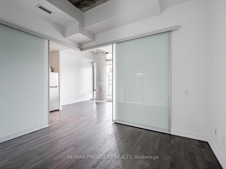 Property Photo:  560 King Street W 1005  ON M5V 0L5 