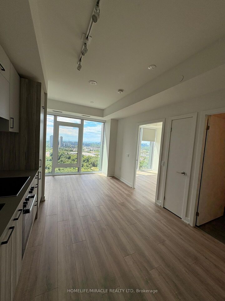 Property Photo:  5 Quarrington Lane 3210  ON M3C 0S5 