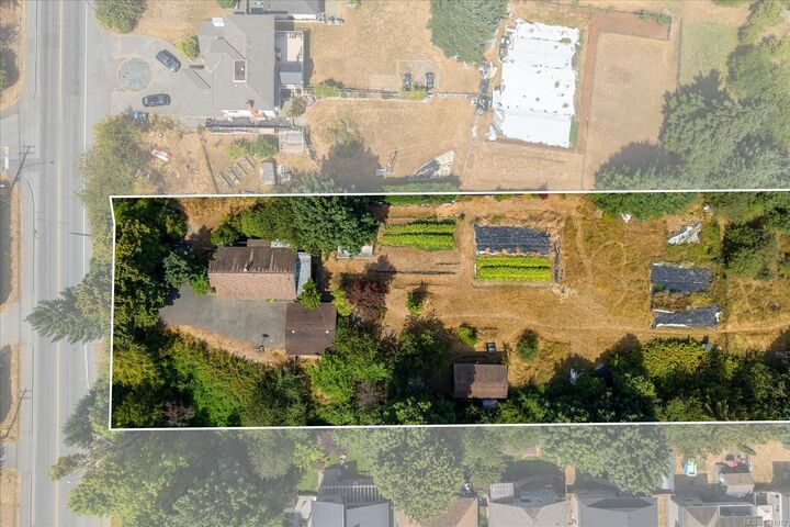 Property Photo: 950 Bruce Ave BC V9R 4A3