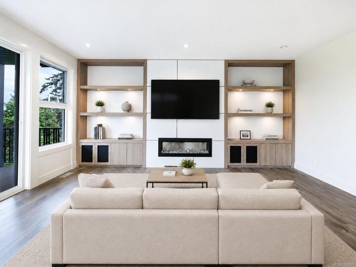 Property Photo: 909 Harbour View St BC V9R 4V4