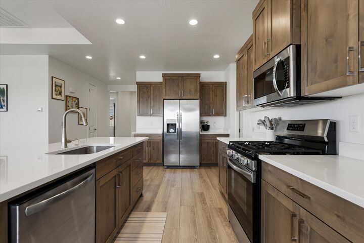Property Photo:  1477 W 470 N  UT 84737 