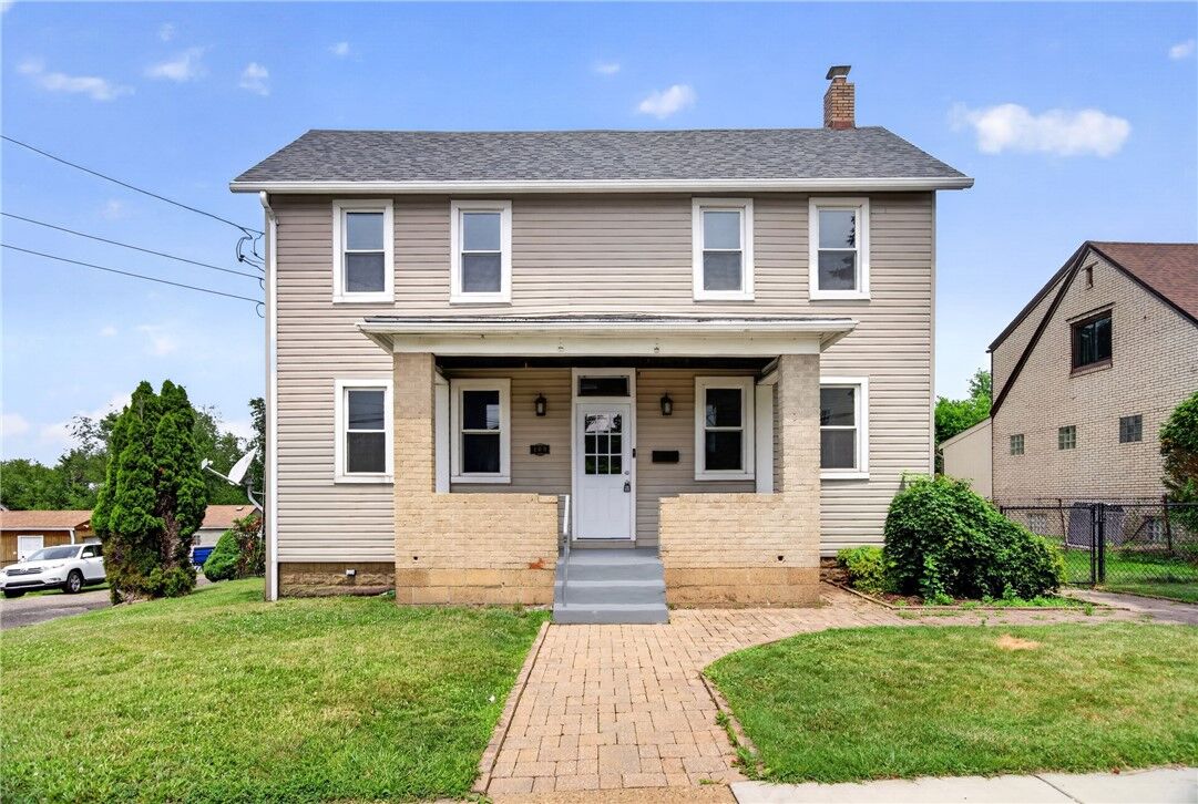 Property Photo:  109 E Larkspur St  PA 15120 
