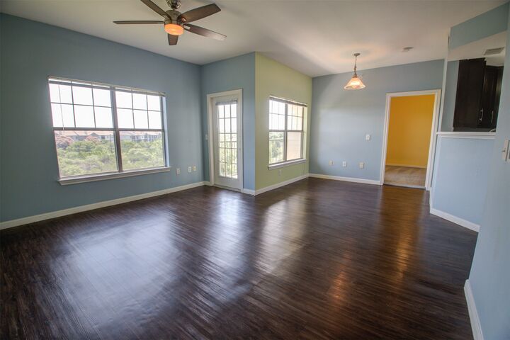 Property Photo:  2320 Gracy Farms Lane 1434  TX 78758 
