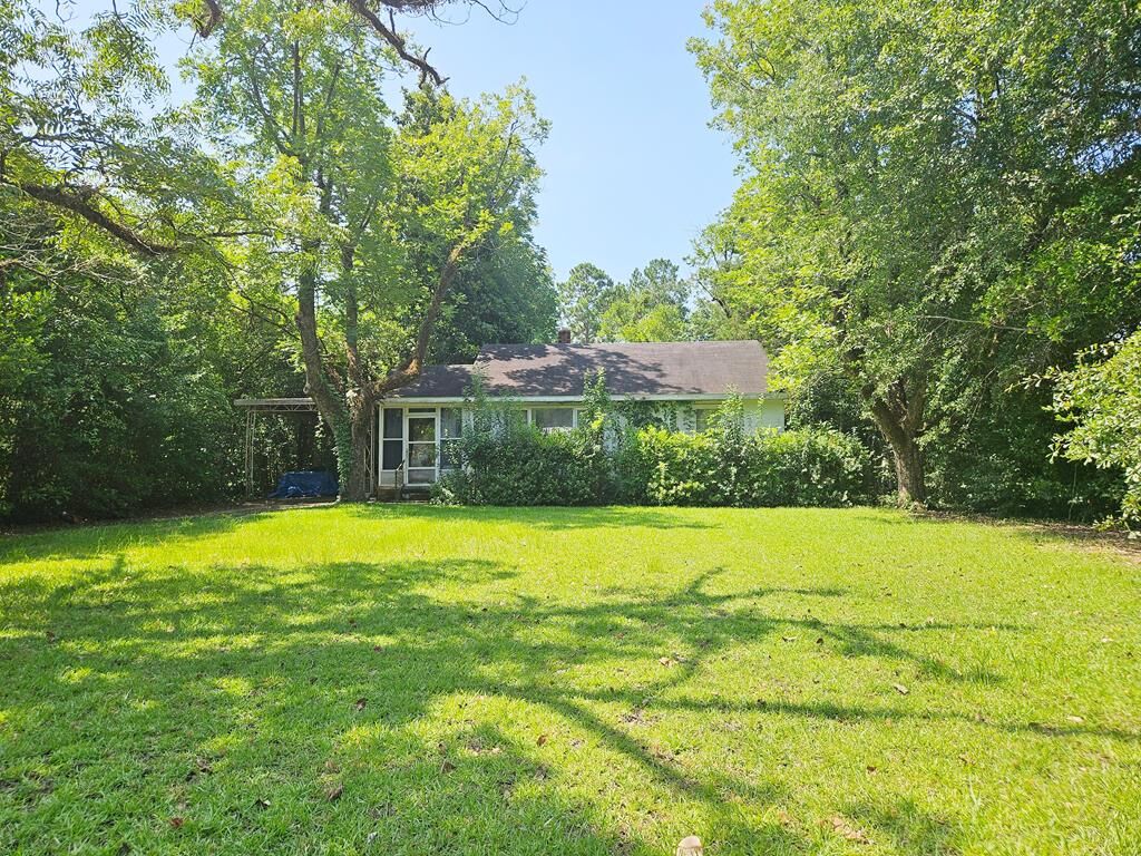 Property Photo:  1910 Whitney Avenue  GA 31707 