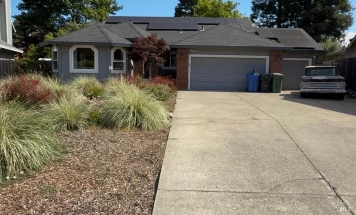 Property Photo: 221 Maili Court CA 95492