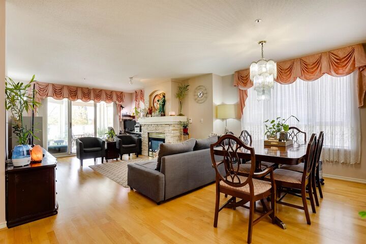 Property Photo: 20145 55A Avenue 204 BC V3A 8L6