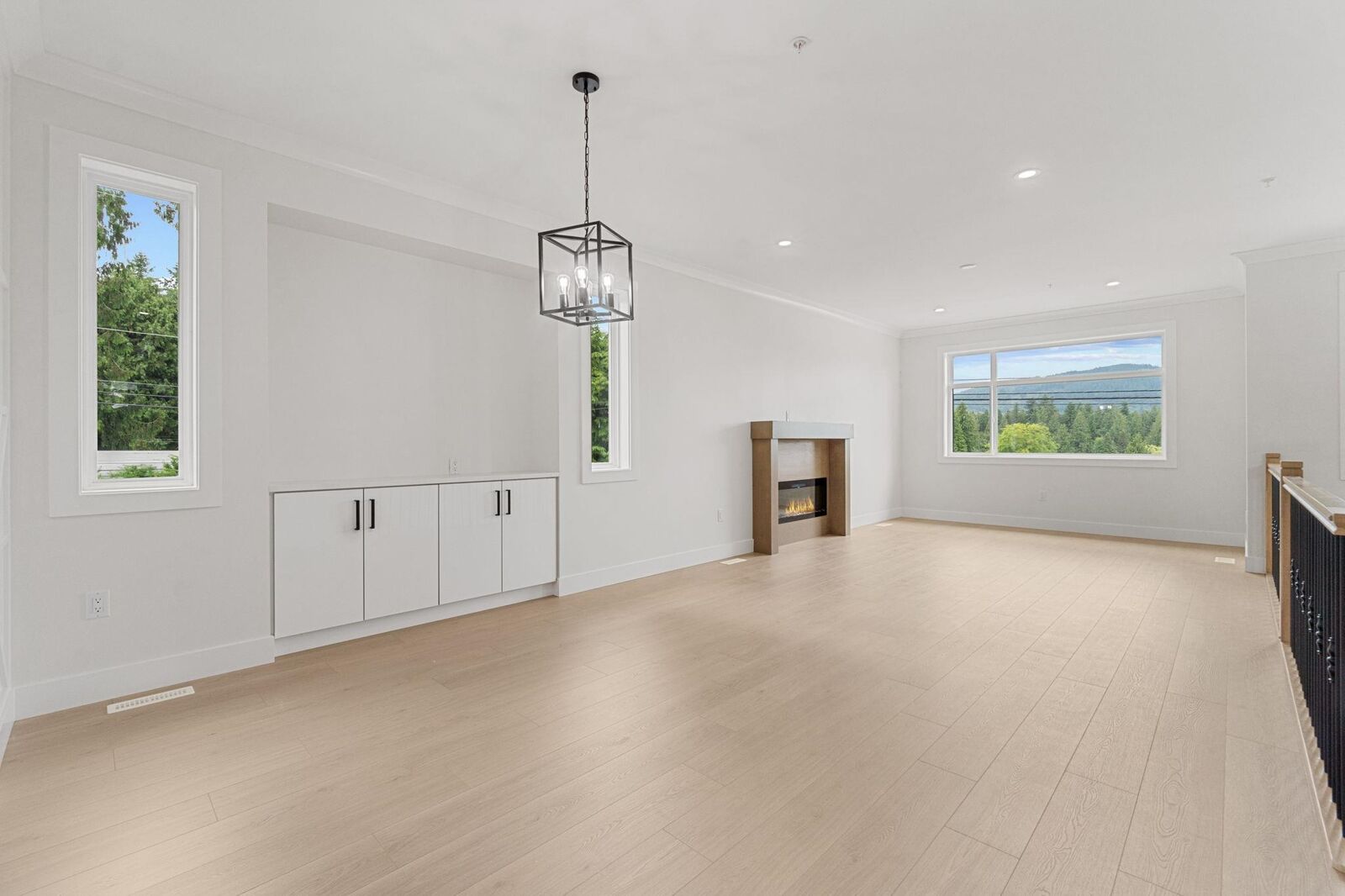 Property Photo: 33664 Dewdney Trunk Road BC V2V 6Y4
