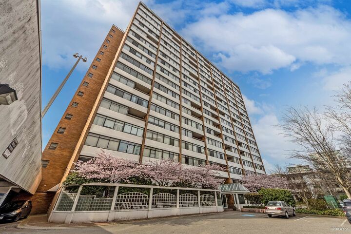 Property Photo: 6631 Minoru Boulevard 1209 BC V6Y 1Z1