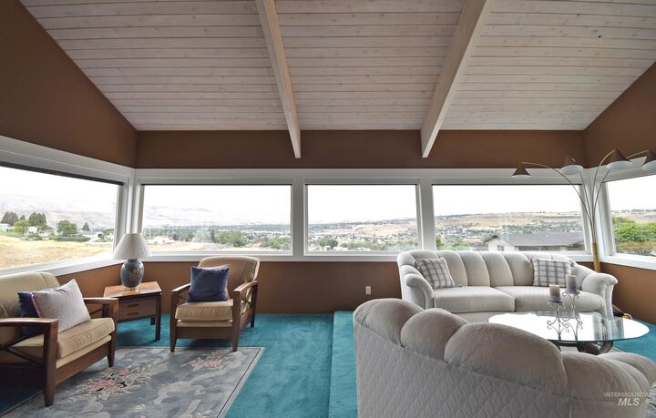 Property Photo:  2618 Grandview Drive  WA 99403 