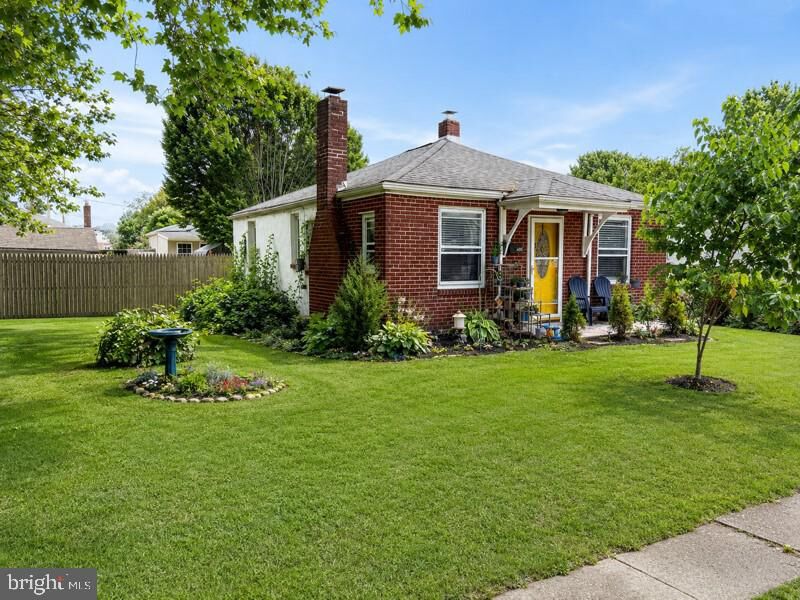 Property Photo: 208 Lindberg Avenue DE 19804