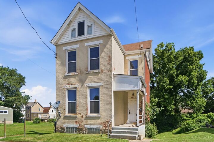 Property Photo: 1616 Brewster Avenue OH 45207